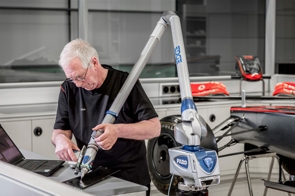 IMG2_US_1211_McLaren_measuring-parts_web